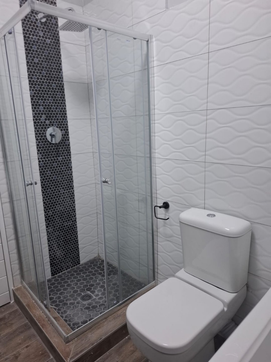 2 Bedroom Property for Sale in Oakglen Western Cape